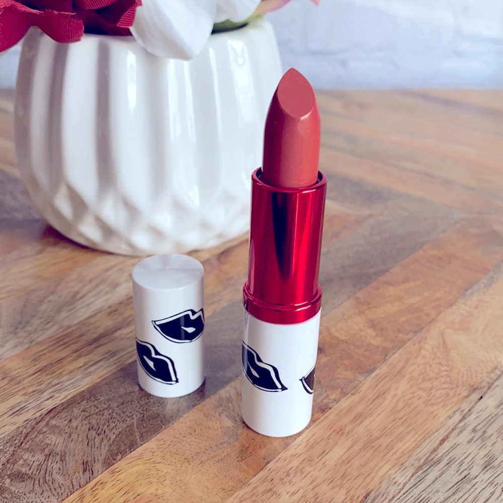 SMASHBOX NEUTRAL LIPSTICK IN “EASY” 💄